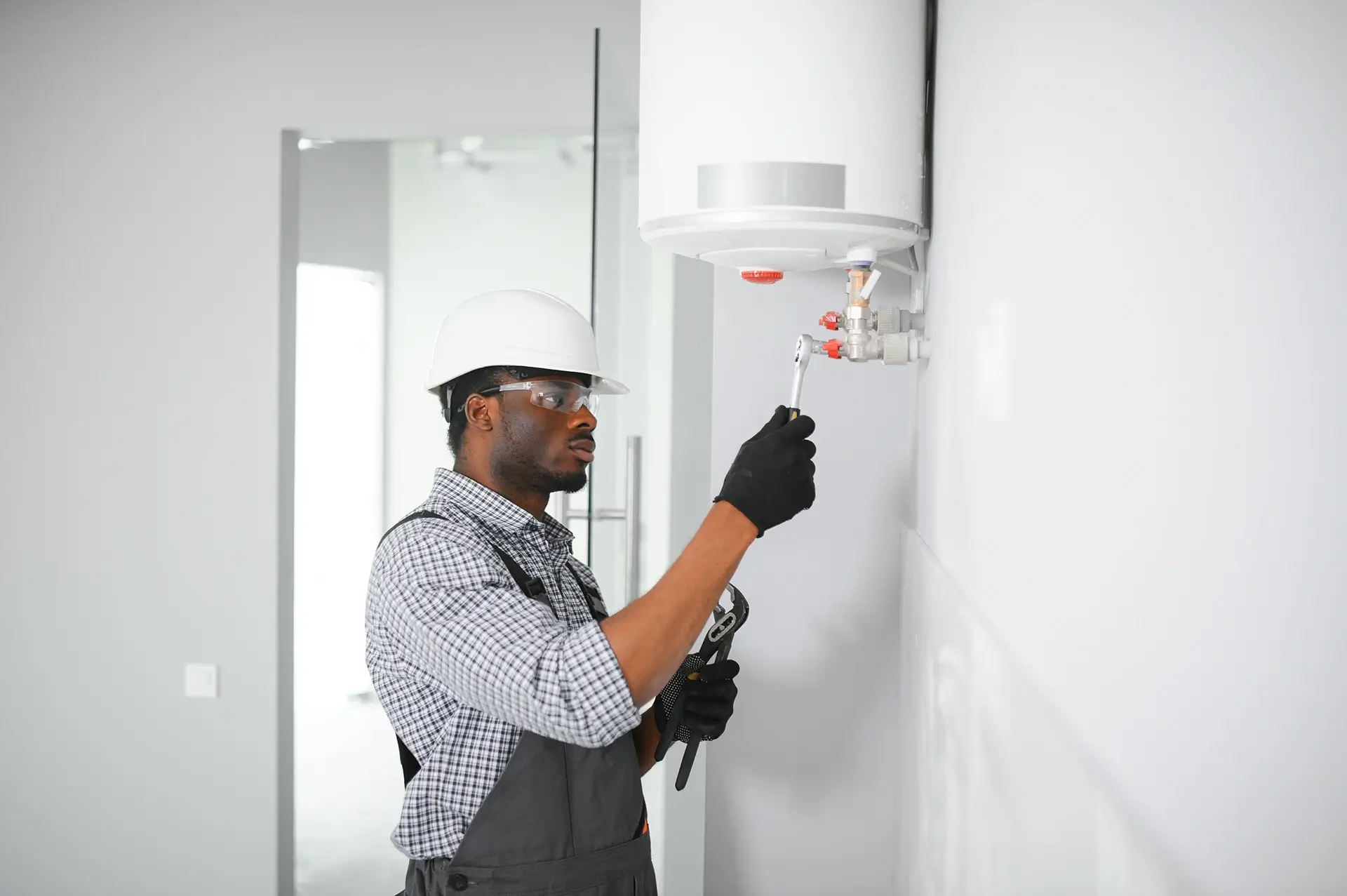 Commercial water heater repair plumber